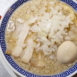 背脂中華玉ねぎ（脂多め）＋味玉