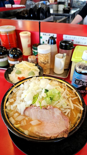 「味噌野菜＋タマネギ＋ライス」@家系ラーメン 熊田家の写真