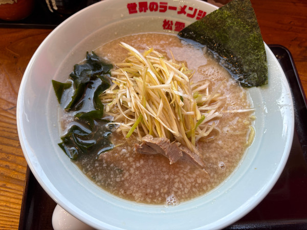 「中盛ネギラーメン　1100円」@世界のラーメンショップ 松雪の写真