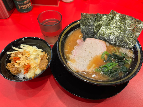 「ラーメン」@王道家味の継承店 カズ家 大門店の写真