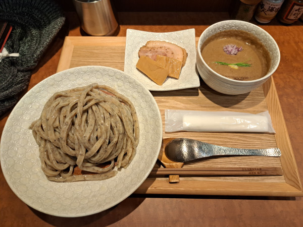 「御影つけめん中」@手打式特級多加水 御影麺 鏑矢の写真