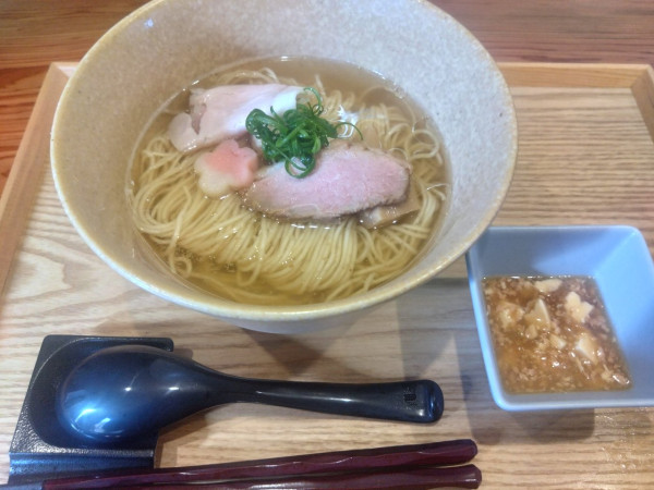 「鯛出汁塩そば」@中華そば かたばみの写真