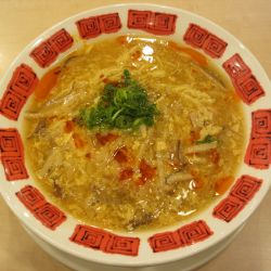 酸辣湯麺（879円）