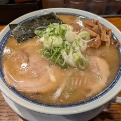 中華そば(880円)