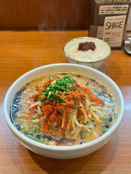 「ぴり辛ら〜めん 半辛」@ピリ辛ラーメン SHIGEの写真