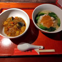 ハーフ＆ハーフ（カレーと鶏ラーメン）1100円