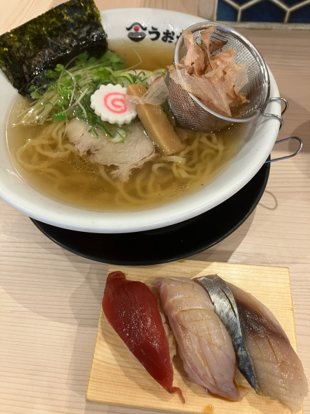 「かつお中華そば3貫セット　1000円」@鮨とラーメン うおがしや 鶴屋町店の写真