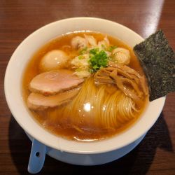 特製支那そば味玉わんたん麺（醤油）