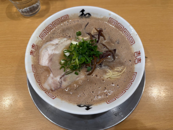 「ラーメン(バリカタ)1050円＋無料替玉(バリカタ)」@博多ラーメン 和の写真