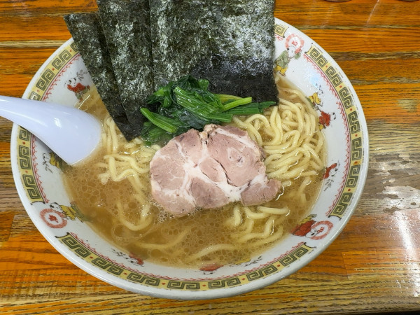 「中盛ラーメン　900円」@横浜ラーメン厨房 うえむらやの写真