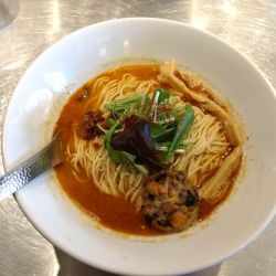 トムヤムクンソバ　大盛