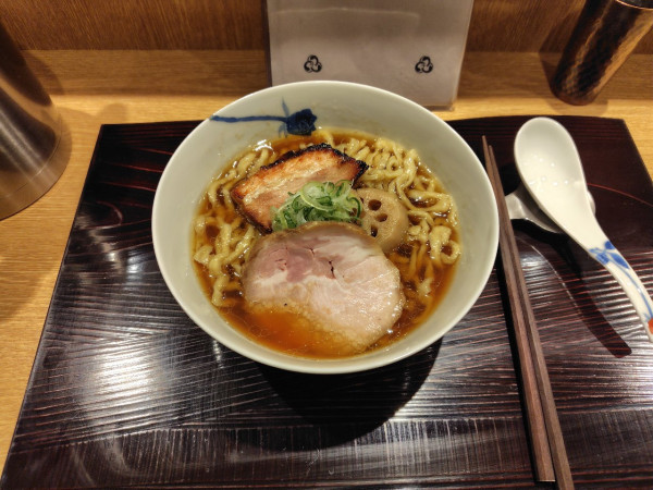 「醤油」@麺 みつヰの写真