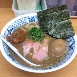 中華そば（９００円）＋味玉（１５０円）