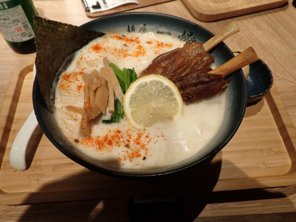 「焼き豚足らーめん+肉追加」@麺屋一燈 新光三越A11店の写真