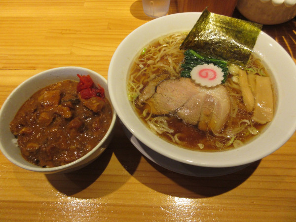 「限定　長岡風生姜醤油ラーメン（９００円）ミニカレー丼３００円」@麺ゃこもんの写真