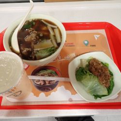 紅焼四喜牛肉麺　Bセット