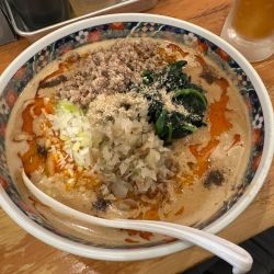 極農四川担々麺（並盛・麺200g）1,100円