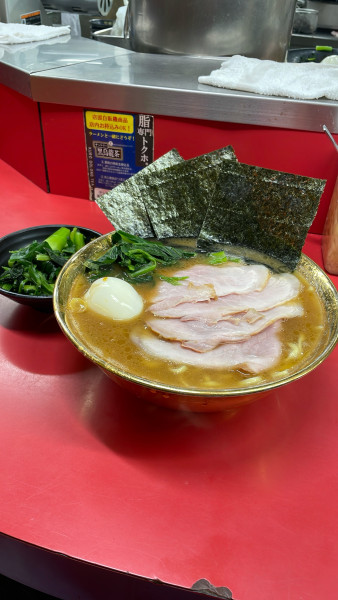 「チャーシュー麺　中盛り　青菜」@ラーメン杉田家の写真