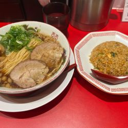 半チャーハン定食　中華そば　全て普通　1100円