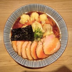 黒旨特製チャーシュー麺