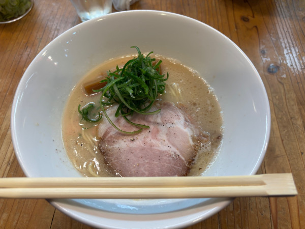 「豚白湯らぁめん+貝柱替え玉」@ろく月の写真