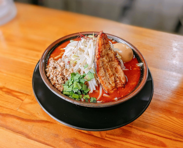 「しびれ辛みそ誤爆」@ラーメン・つけ麺 爆王の写真