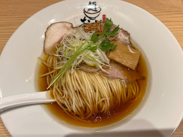 「醤油ラーメン」@麺 銀座おのでら 本店の写真
