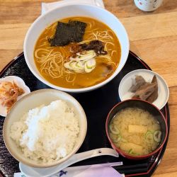 ラーメン定食 950円(税込)
