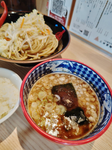 「帰ってきた背脂つけ麺(大)(1,200円)」@つけ麺専門店 三田製麺所 国分寺並木店の写真