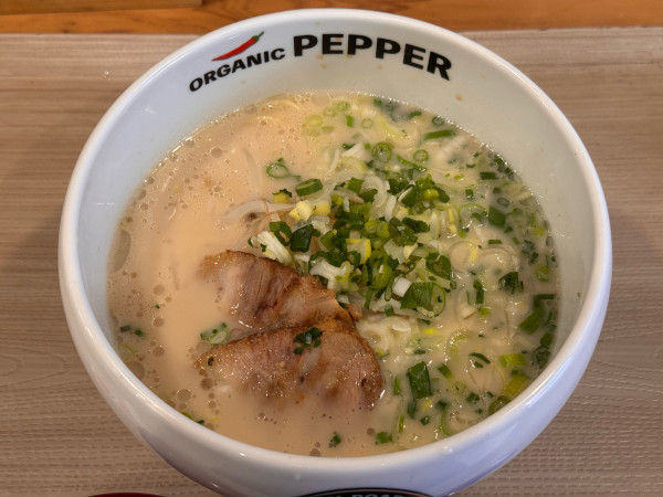 「早摘み青唐辛子らーめん　1100円」@小麦と唐辛子の写真