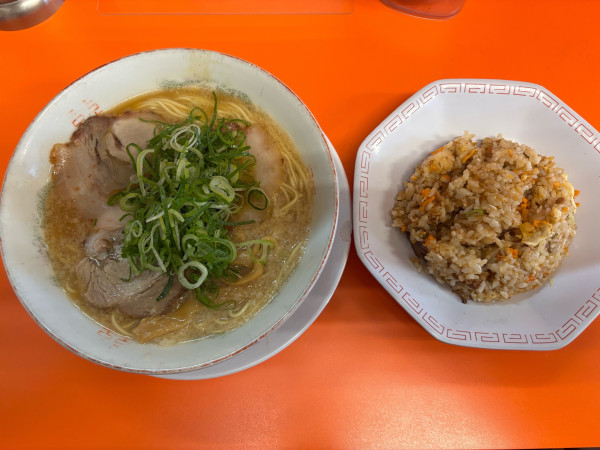 「ラーメン@850+焼飯小@250」@山さんラーメンの写真