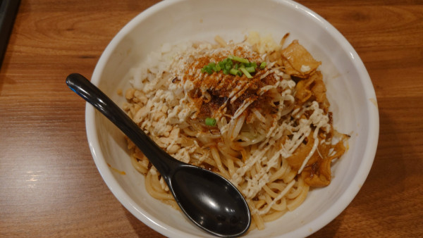 「焦がしらー油まぜそば 辛さ普通ニンニクペッパーマヨ¥980」@焦乃香.の写真