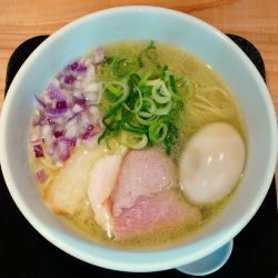 貝出汁中華そば 塩 味玉入り