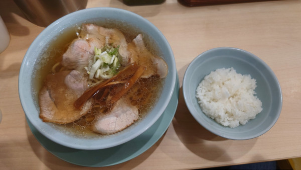 「中華そば ¥850 + 無料ライス小」@中華そば いたばし製麺の写真