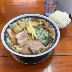 醤油ワンタン麺中　チャーシュー　ライス