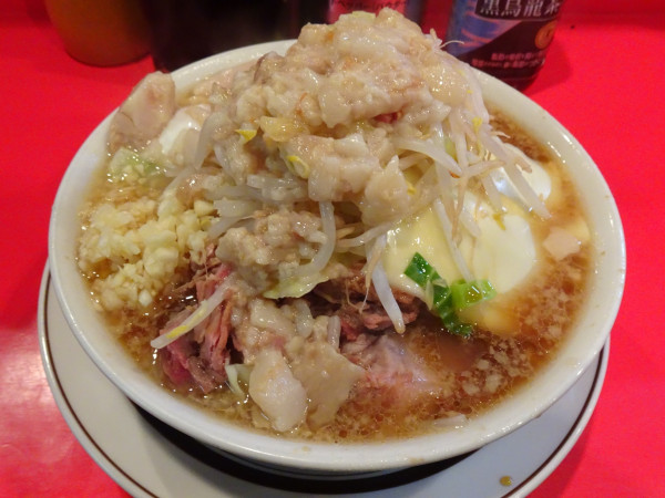 「小ラーメン（1,000円）＋温泉玉子（100円）＋チーズ」@ラーメン二郎 府中店の写真