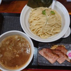 濃厚煮干しつけ麺 大盛 ¥1,100 + サービスライス