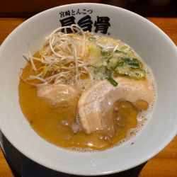 ラーメン　800円