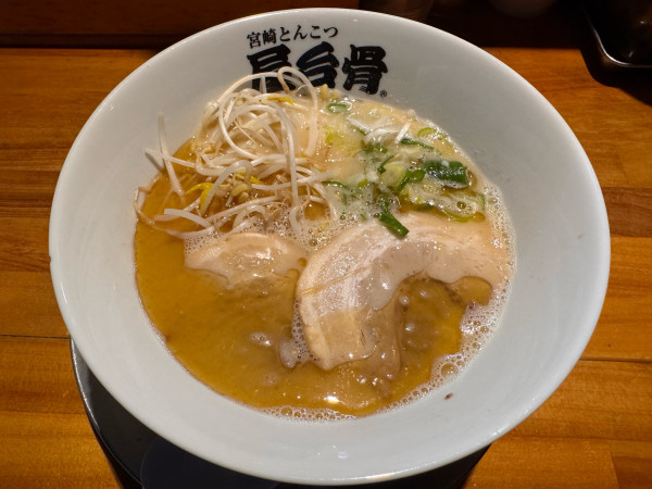 「ラーメン　800円」@ラーメン屋台骨分店  一番街店の写真