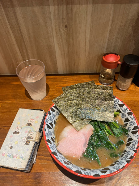 「ラーメン並、硬濃」@家系ラーメン いんなみ家の写真