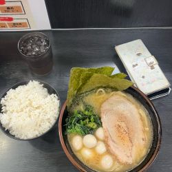 ラーメンうずら増し、硬濃