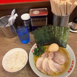 チャーシュー麺セット硬濃、1300円