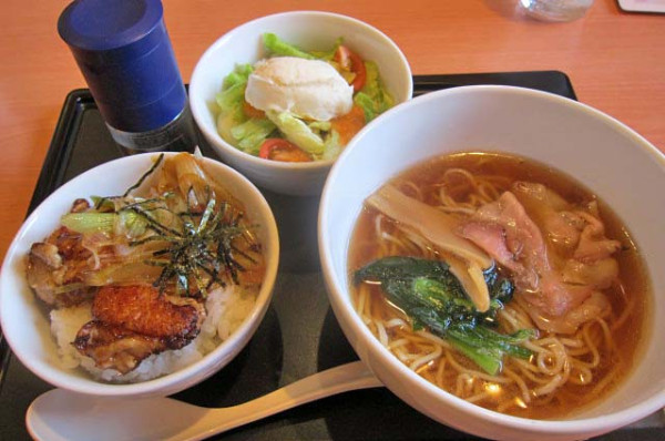「ミニ中華麺＋ミニ照焼丼　979円」@デニーズ 東浅草店の写真