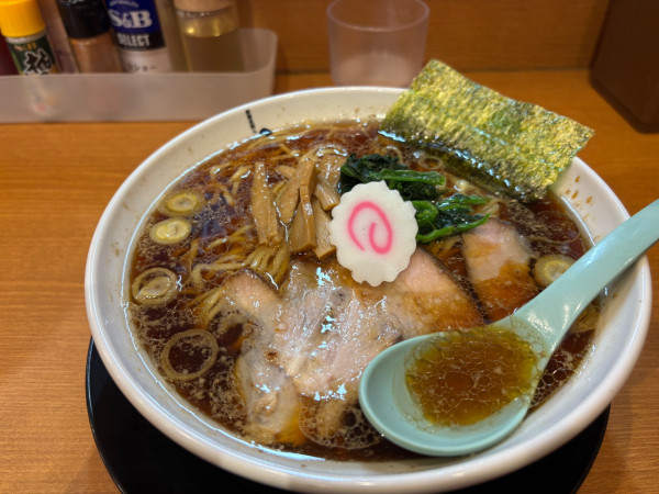「生姜醤油ラーメン大盛り」@新潟長岡生姜醤油らーめん みずさわ 大宮西口店の写真