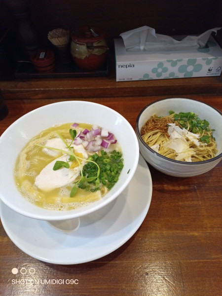 「しろらぁ麺並+和え玉」@らぁ麺しろの写真