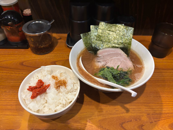 「ラーメン（900）ライス（100）」@麺家 光の写真