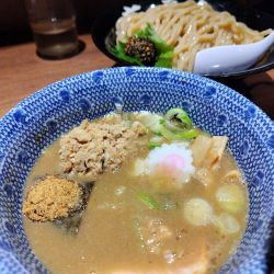 生七味1050円　ほぐし豚180円