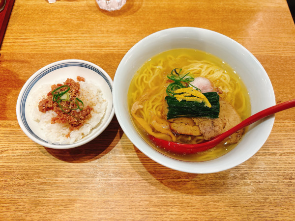 「塩そば＋そぼろご飯(小)」@中華蕎麦tetoteの写真