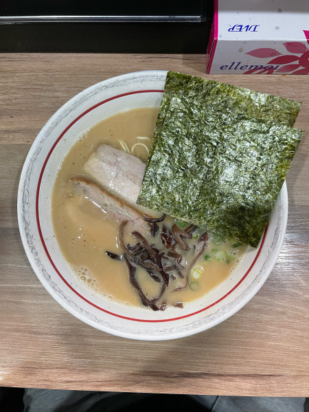 「らーめん(890円)」@麺場 絆1048の写真