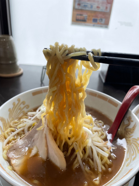 「醤油ラーメン　￥６８０」@中華料理 栄徳の写真